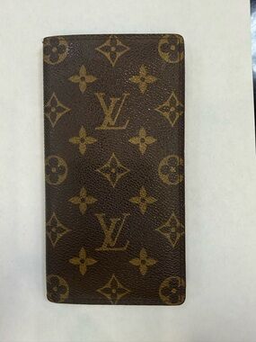 Louis Vuitton Monogram Canvas Card & Key Holder in Brown